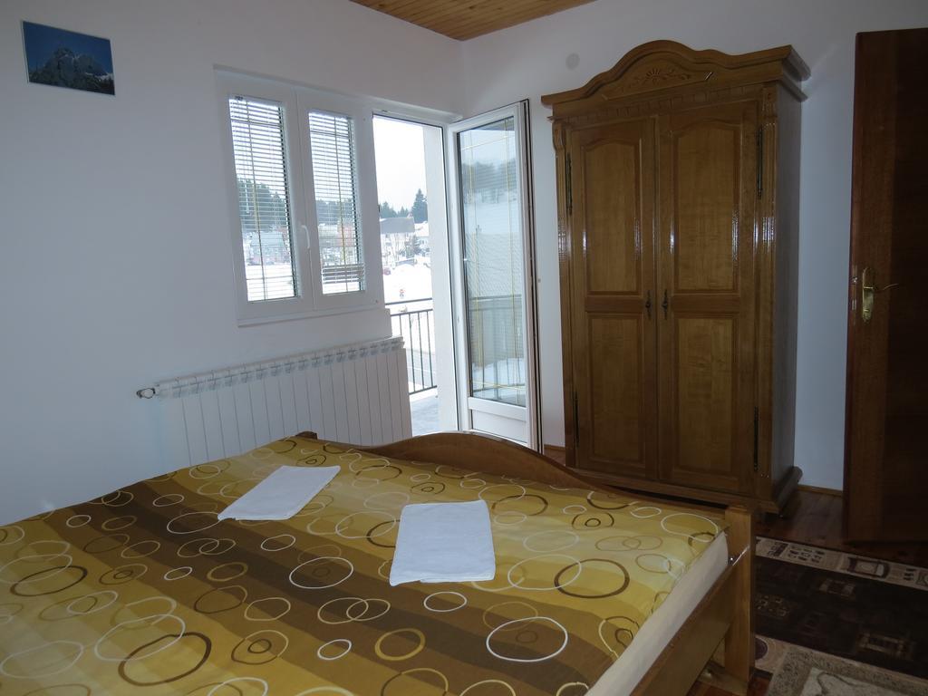 Rooms And Bungalows Sreten Zugic Žabljak Quarto foto